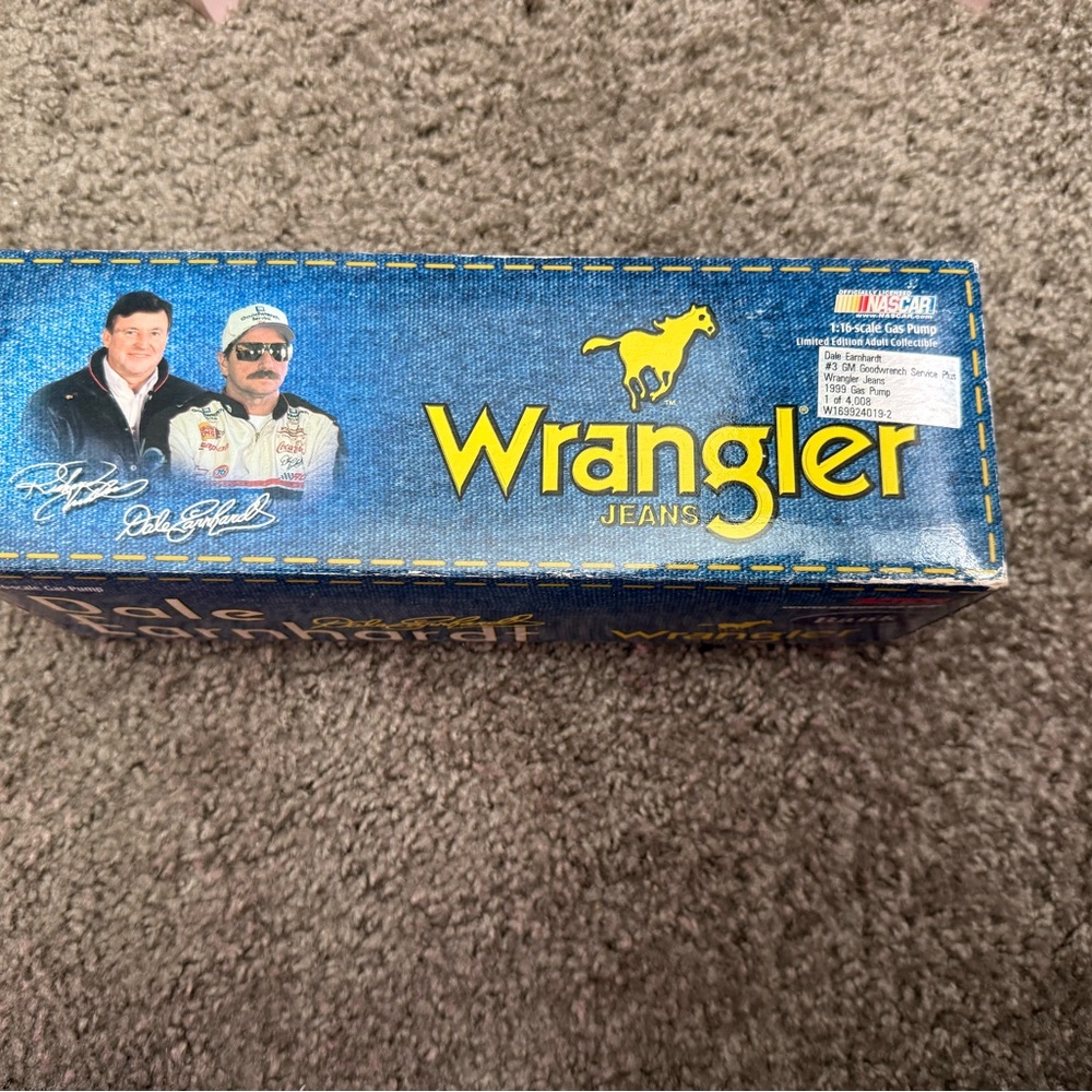 Wrangler Jeans Blue Collectible Gas Pump Collectible.